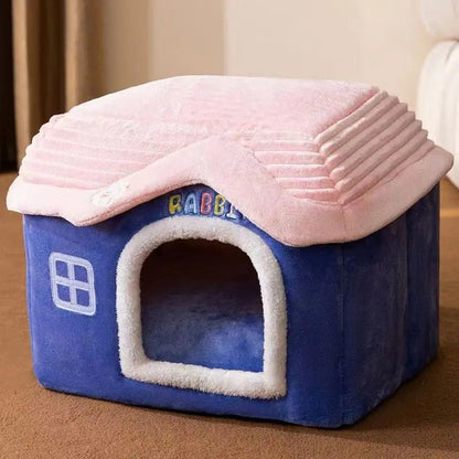 Maison pour chat Refuge Douillet — Cette maisonnette arbore des détails architecturaux charmants comme une fenêtre brodée et une…