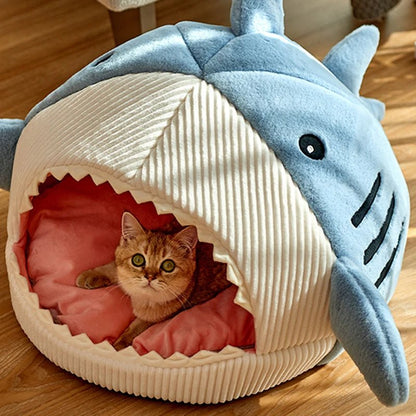 Détail du rembourrage chaud du panier pour chat